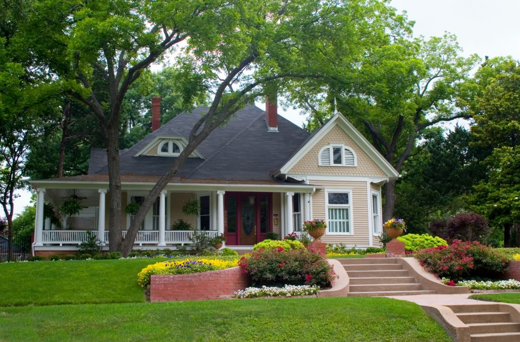 curb-appeal-house-real-estate